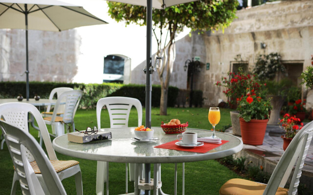 Hotel San Agustin Posada del Monasterio
