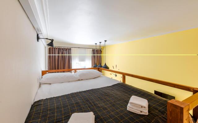 Апартаменты Studio Unua Letero (Студио Унуа Летеро) на набережной реки Фонтанки