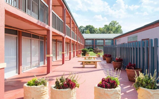 Americas Best Value Inn St. Joseph at I-29