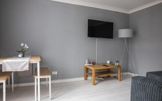 Impeccable 2-bed Home Close to City Centre!!