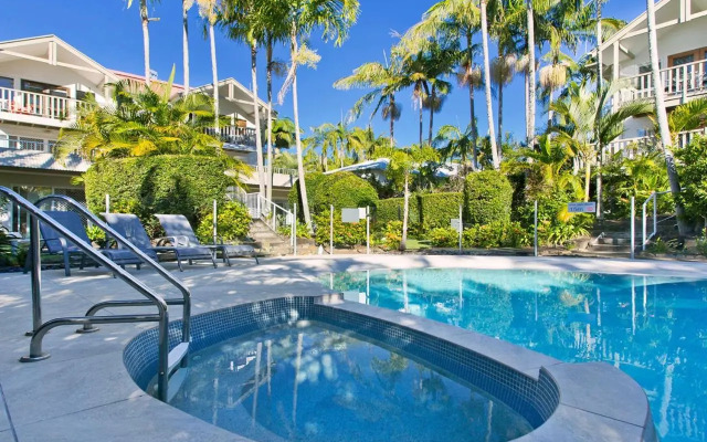 Outrigger Beach Resort 33 James Street 8