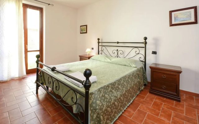 Exquisite Farmhouse in Pupaggi With Swimming Pool