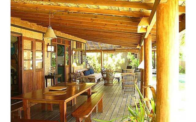 Fare Upu beach front cottage - Moorea