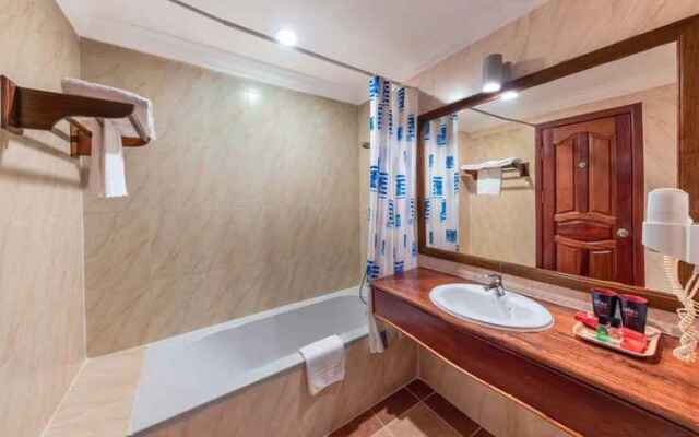 Royal Crown Hotel & Spa