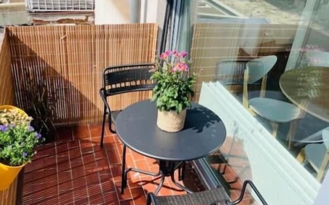Large 1 bedroom with Terrace & Parking