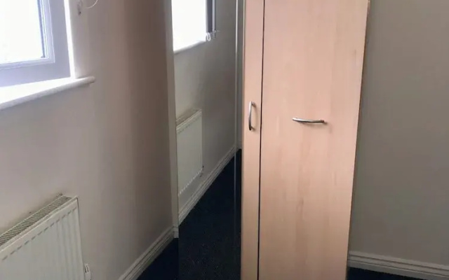 Immaculate 2-bed Apartment in Smethwick