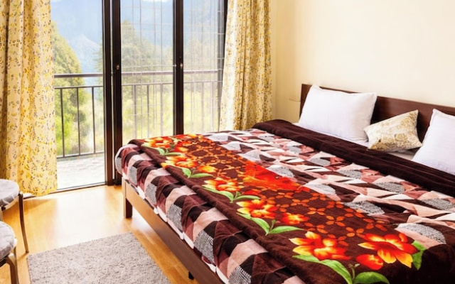 Hotel Kaafal Homestay Mussoorie