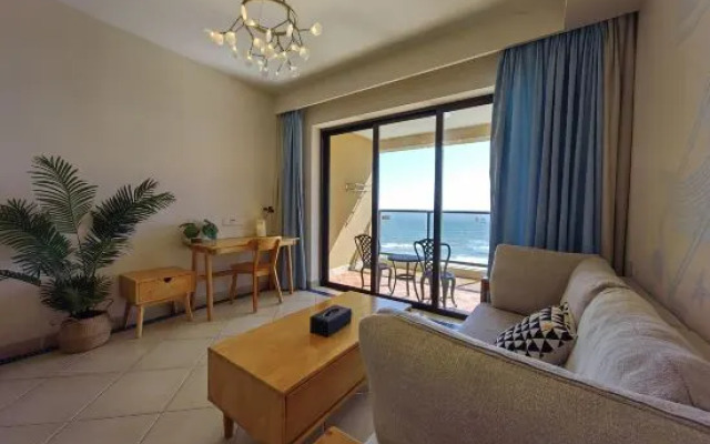 Shuangyuewan Honghaiwan Guanlang Seaview Apartment