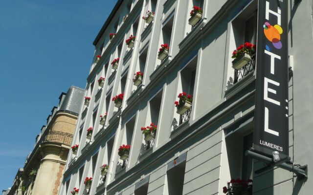 Hotel Lumières Montmartre Paris