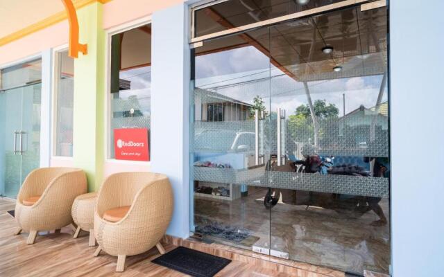 RedDoorz Syariah near Taman Siring 2