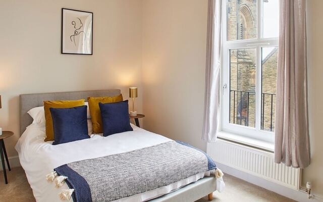 Host Stay Artsbank Apartment