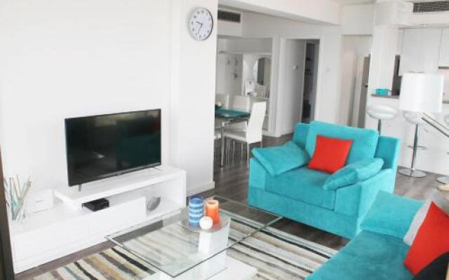 Lazuli Beachfront Apartment 254