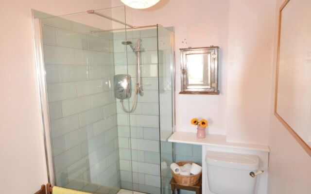 Gloucester Road Studio Flat