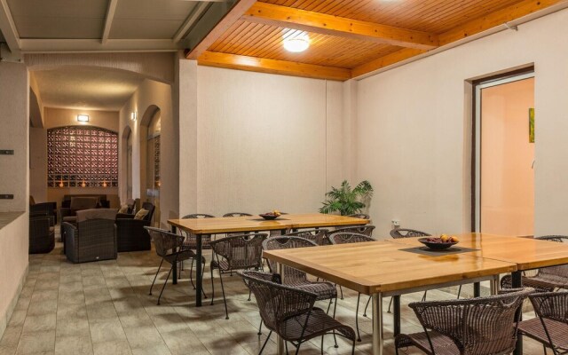 Stunning Home in Pula With Wifi and 6 Bedrooms