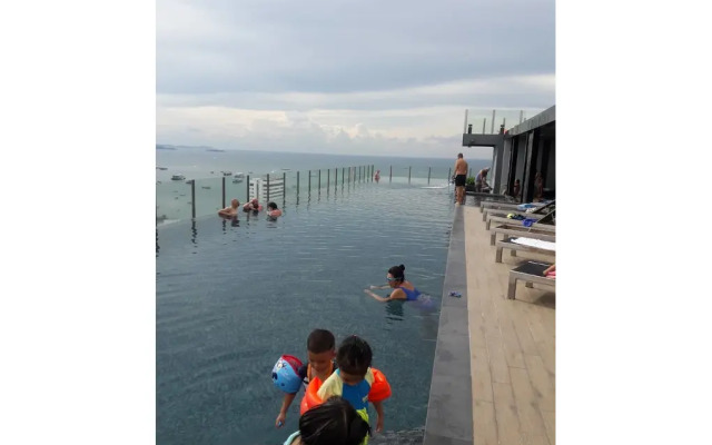 The Base Central Pattaya by Avi