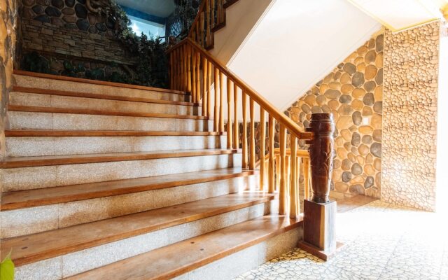 RedDoorz Plus near Strawberry Farm Baguio