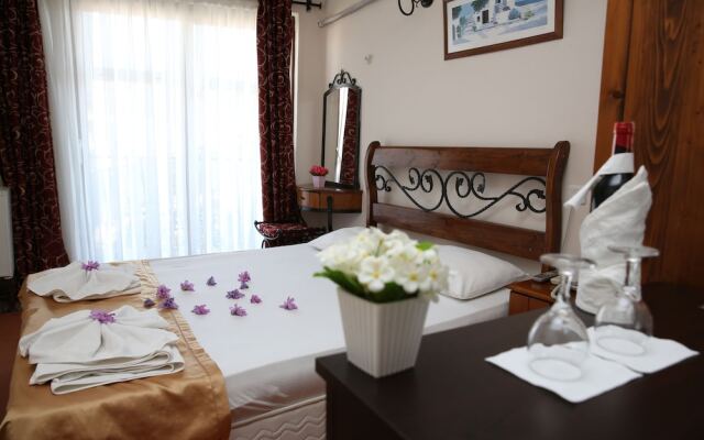 Palmyra Hotel & Sky Lounge