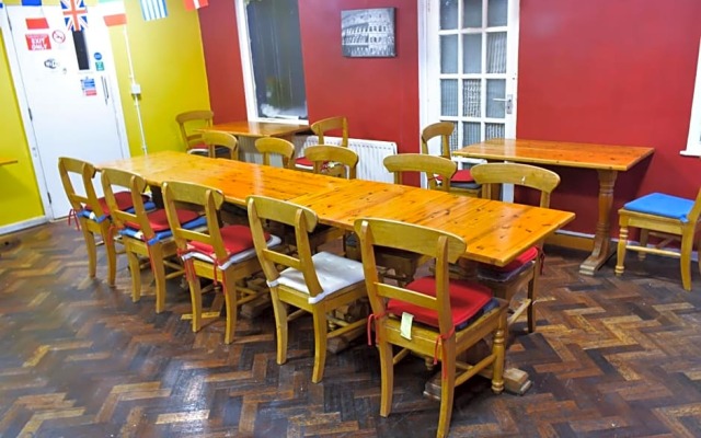 Paddy's Palace Belfast Hostel
