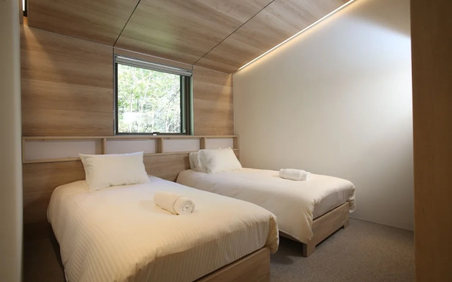 Eminence by The Hakuba Collection