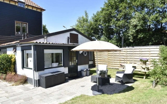 Lovely Holiday Home With Garden, Barbecue, Garden Furniture
