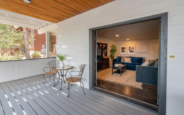 Rimrock Rd - Big Sky