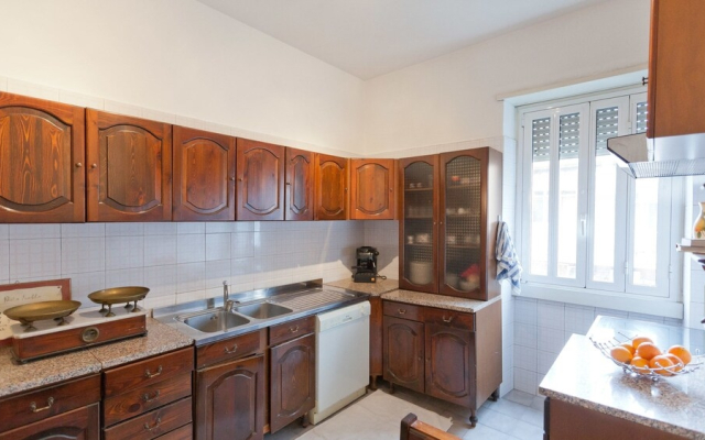 Rental in Rome Pateras Balcony Apartment