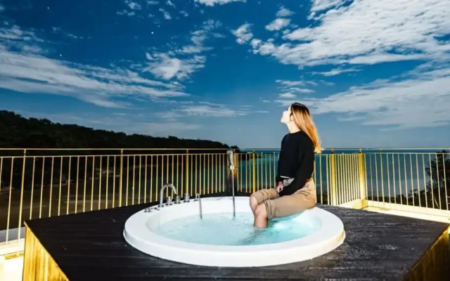 Hundred Days Hotel