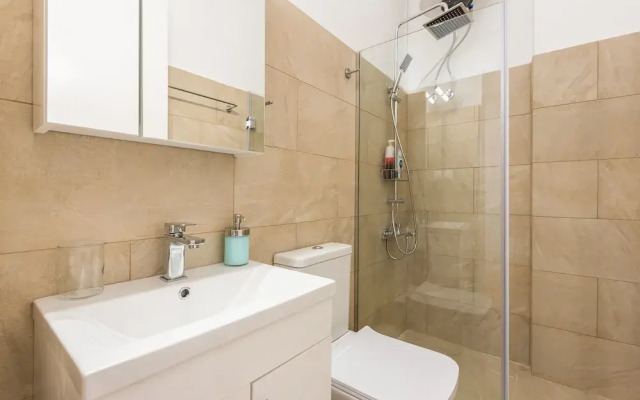 Apartment at Megaro Mousikis metro station 1bed 2 pers
