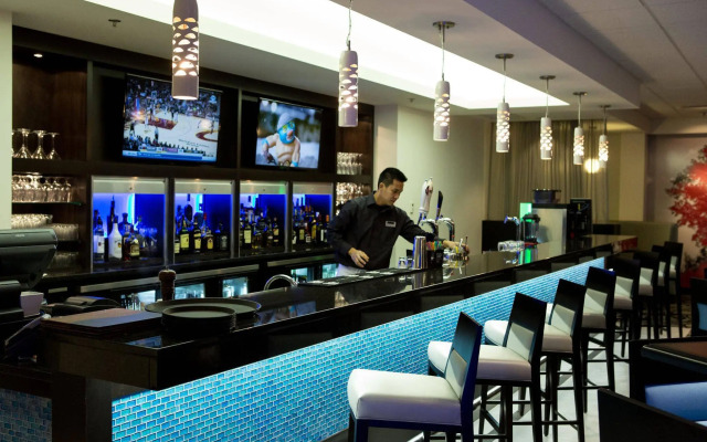 The Grand Winnipeg Airport Hotel by Lakeview