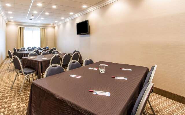 Comfort Suites Mattoon East