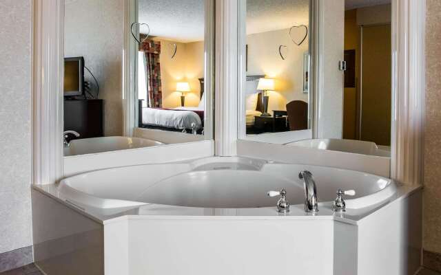 Comfort Suites Canton - Detroit