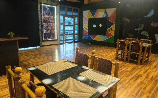 Hotel OPM & Restaurant