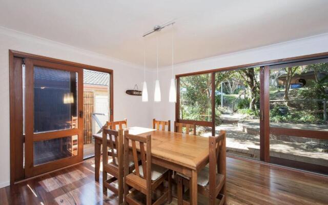 Barefoot Beach House Shoal Bay