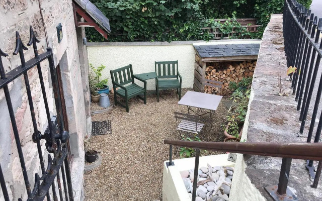 Dolphin Cottage