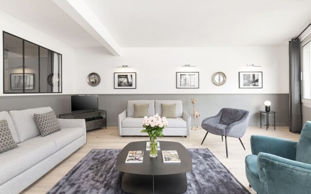 Luxury 3BDR Le Marais III by Livinparis