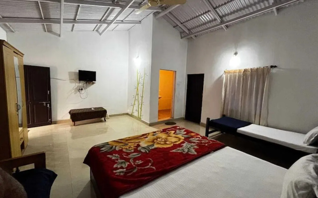 The Big Cat's Den - Maravakandy Resort