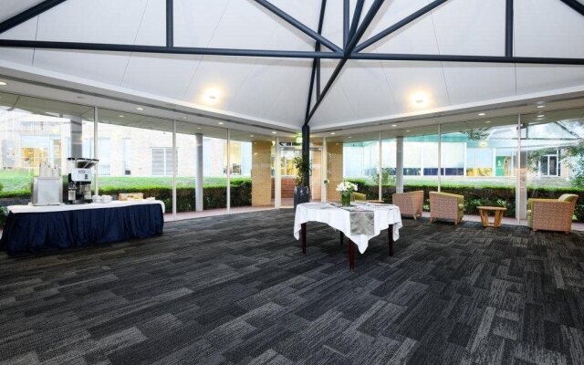 Lakeside Hotel and Conference Centre