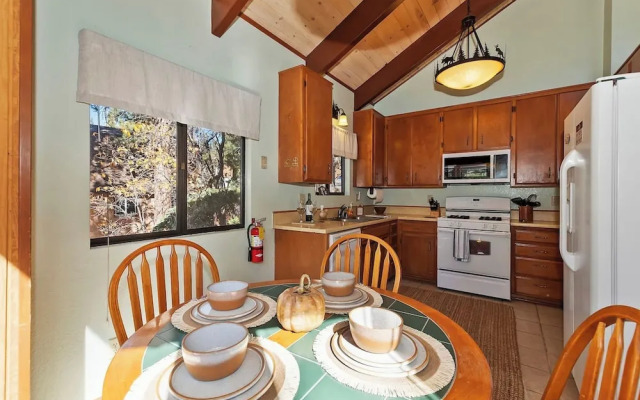 Everwood Serenity Treehouse