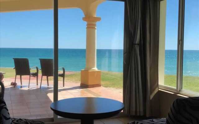 Villa 4 - 3 Br Villa