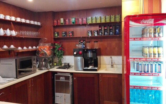 Nour Al Thuria Hotel