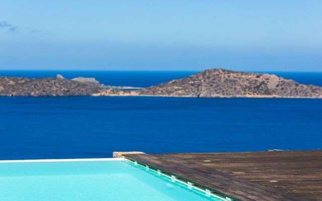 Villa Elounda Black