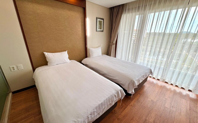Raon Hotel & Resort