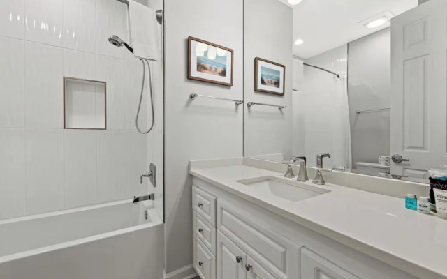 Newly Renovated! Breathtaking Views! Fourth Floor! Pools! Grill! Beach Chairs