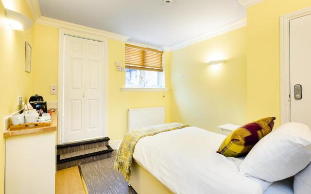 1 Riverside Apartments