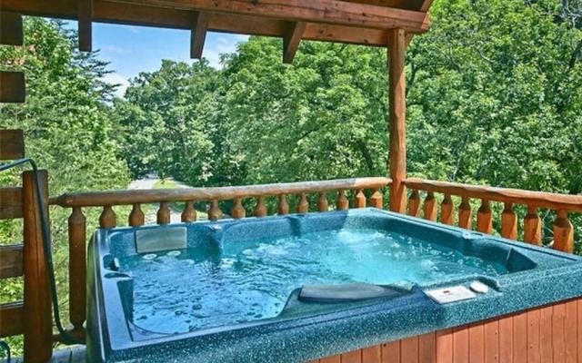 Hidden Treasures 3 Bedroom Cabin