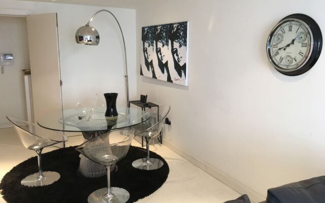The Liverpool Street Apartments
