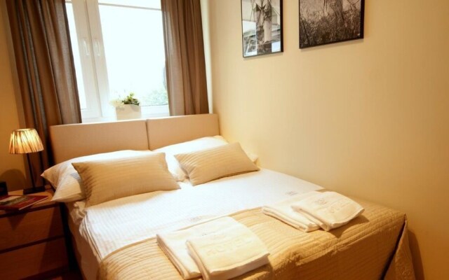 IRS ROYAL APARTMENTS Mlyniec