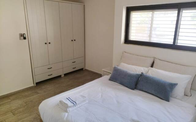 YalaRent Cliff side villa - private pool