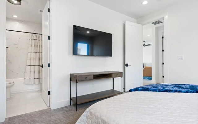 The Dugout 8 Bedroom Home