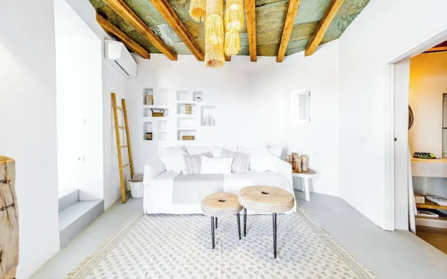 Makarias Traditional Luxury Villas